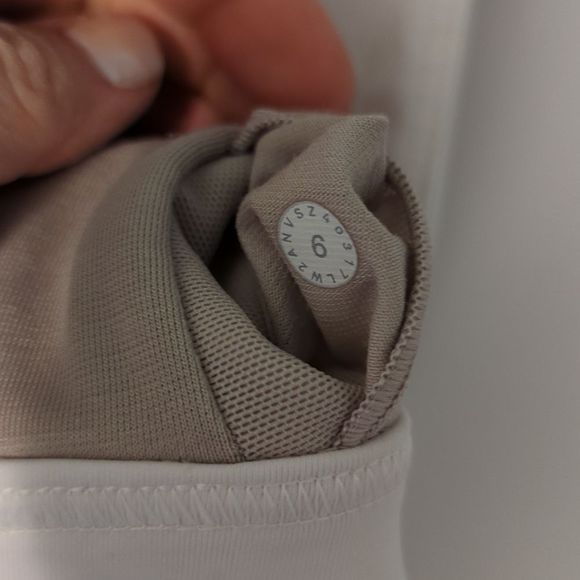 lululemon athletica White Sports Bra - Picture 5 of 6